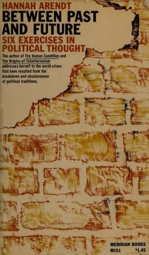 Capa de Entre o Passado e o Futuro